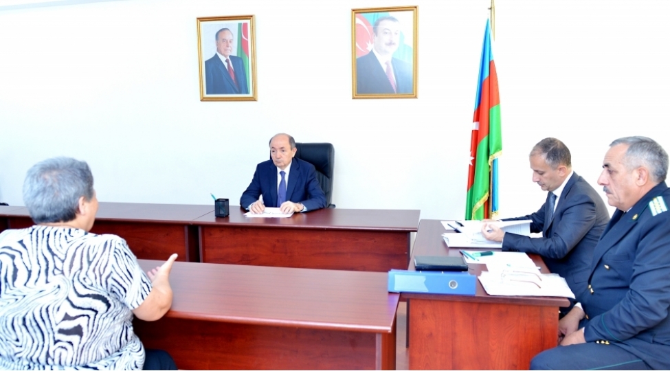 edliyye-naziri-fuzuli-rayonunda-vetendashlari-qebul-edib
