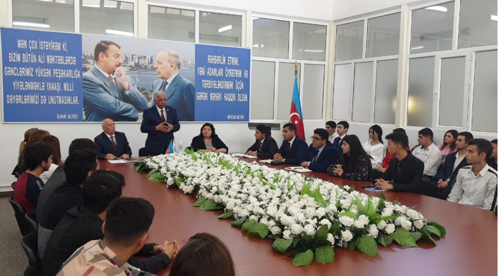 yap-bineqedi-rayon-teshkilatinin-sedri-telebelerle-gorushub
