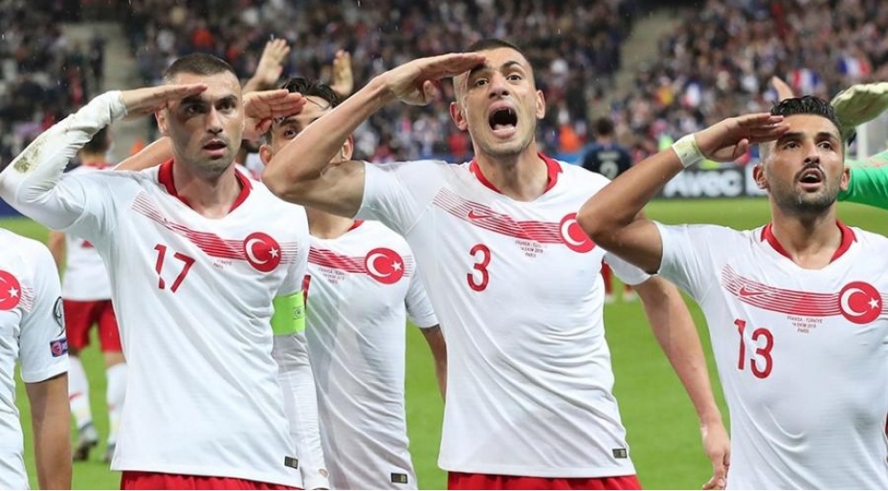 turk-futbolchularin-bu-kadrlari-efire-getmedi-video