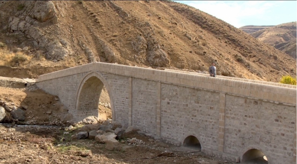 culfa-rayonundaki-tarixi-leketag-korpusuyeniden-qurulub