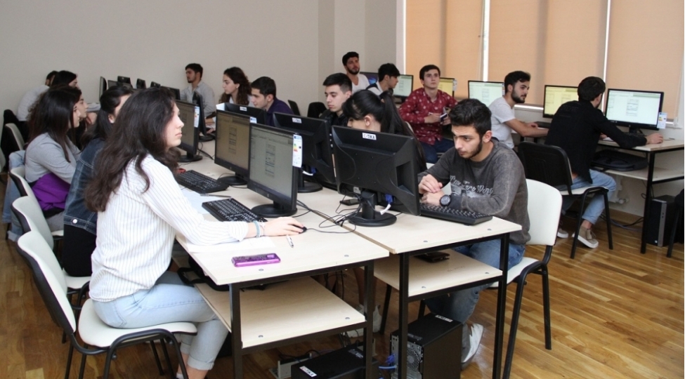 azmiu-nun-memarliq-fakultesinde-revit-kurslari-achilib