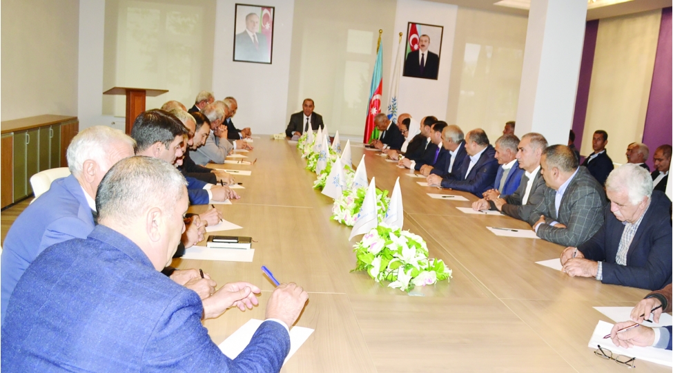 bilesuvarda-yap-erazi-ilk-partiya-teshkilat-sedrleri-ile-iclas