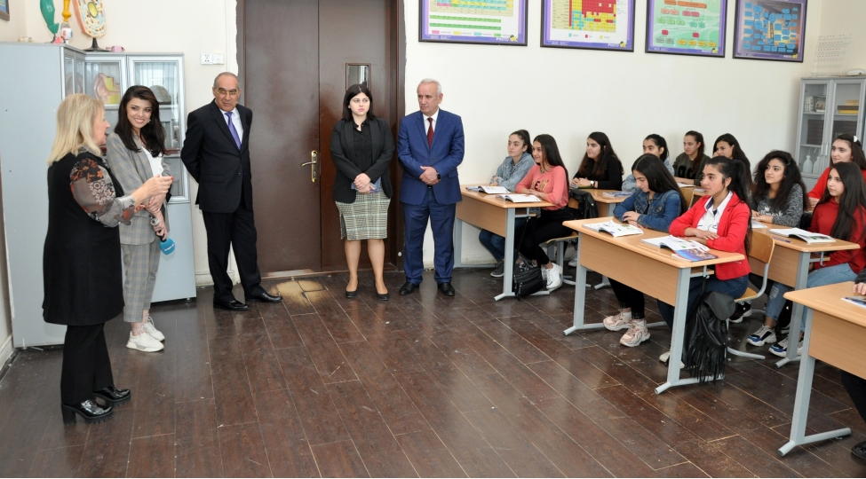 yuz-ilin-qocaman-kollecinedaha-bir-neche-yuz-il-arzusu-ile-foto