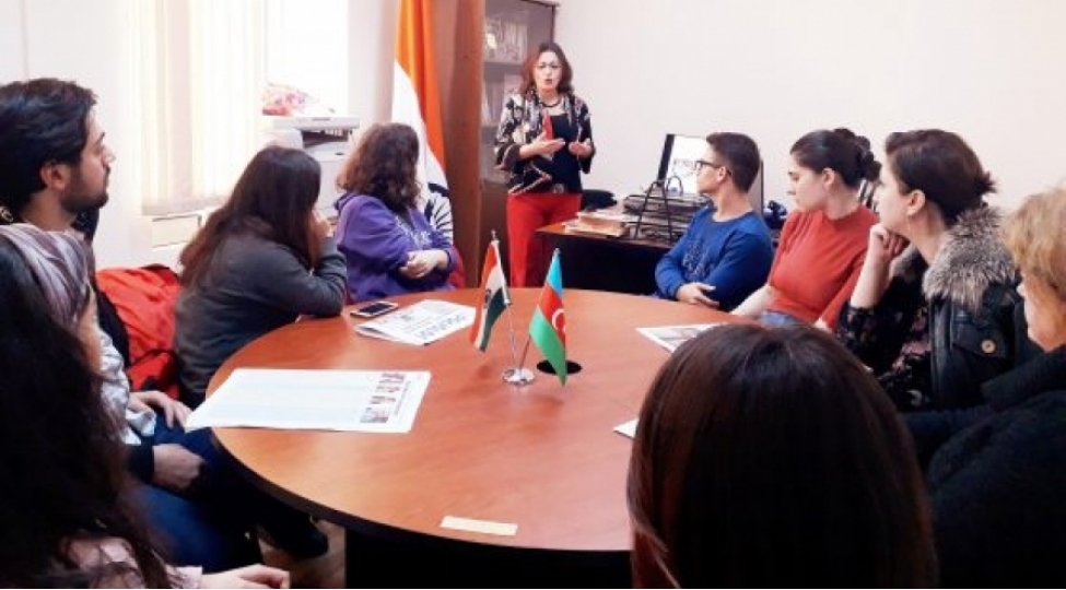 adu-da-seminar-hind-edebiyyatinin-sherq-edebi-muhitine-tesiri