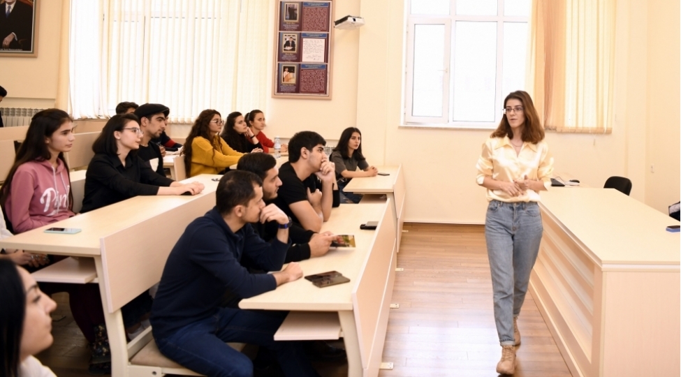 adnsu-da-seminar-nitq-ve-ozunuifade-bacariqlari
