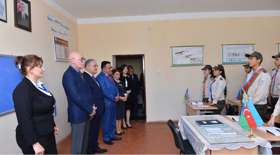 agdamda-yeni-mekteb-binasi-achilib