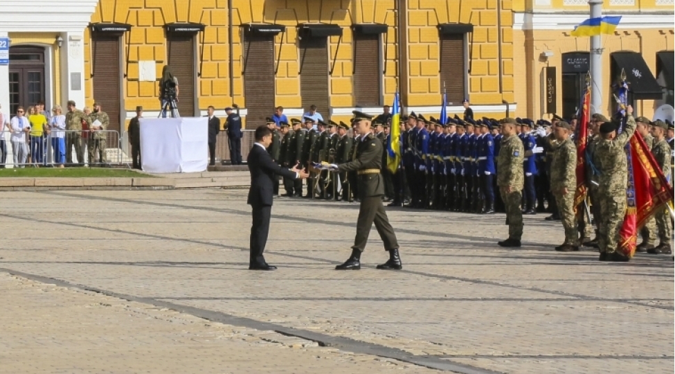 ukraynalilar-prezidente-ve-orduya-daha-chox-etibar-edirler