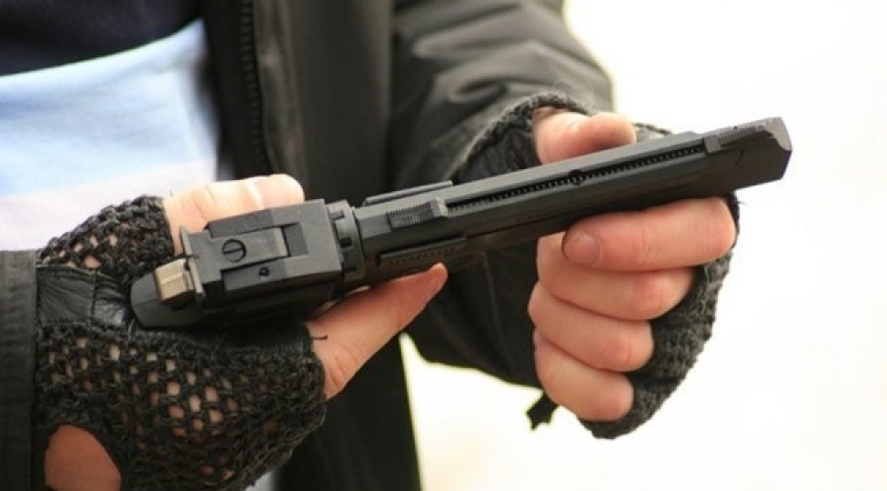 hindistanda-polis-hemkarlarini-ateshe-tutub-olenler-var