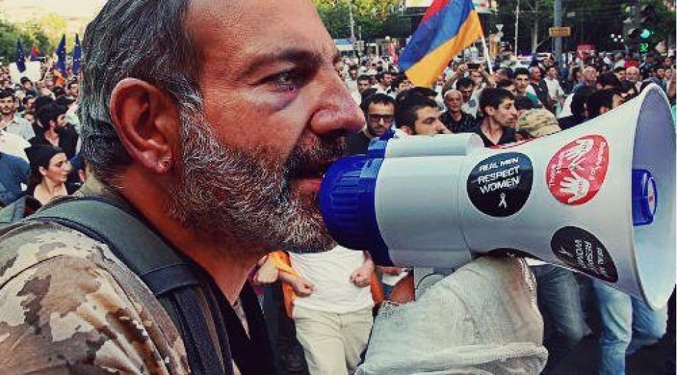 pashinyan-ermenistanin-kechmish-prezidentleri-ile-ayri-ayriliqda-haqq-hesab-churudur