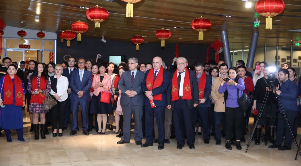 azerbaycan-milli-xalcha-muzeyinde-chin-yeni-ili-foto