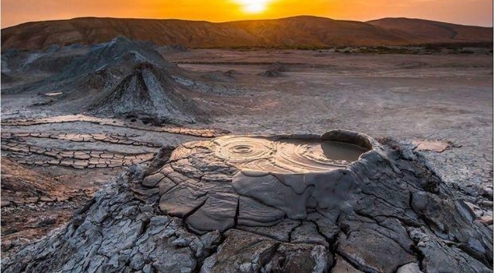 azerbaycandaki-palchiq-vulkanlarinda-qeyri-adi-minerallar-ashkarlanib