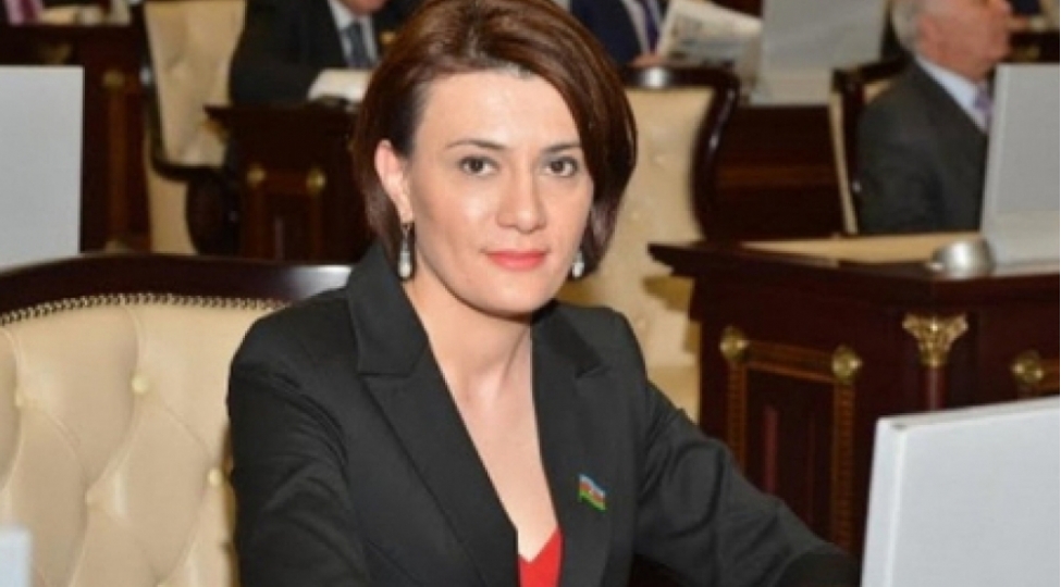 azerbaycan-ishgalchi-olkeni-gunbegun-usteleyir