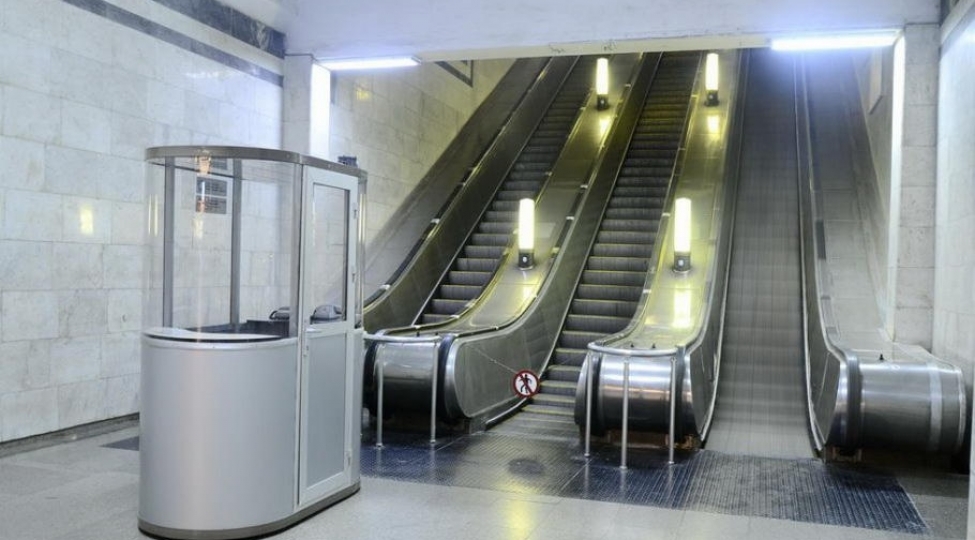 hezi-aslanov-metrostansiyasinin-eskalatoru-sokulur