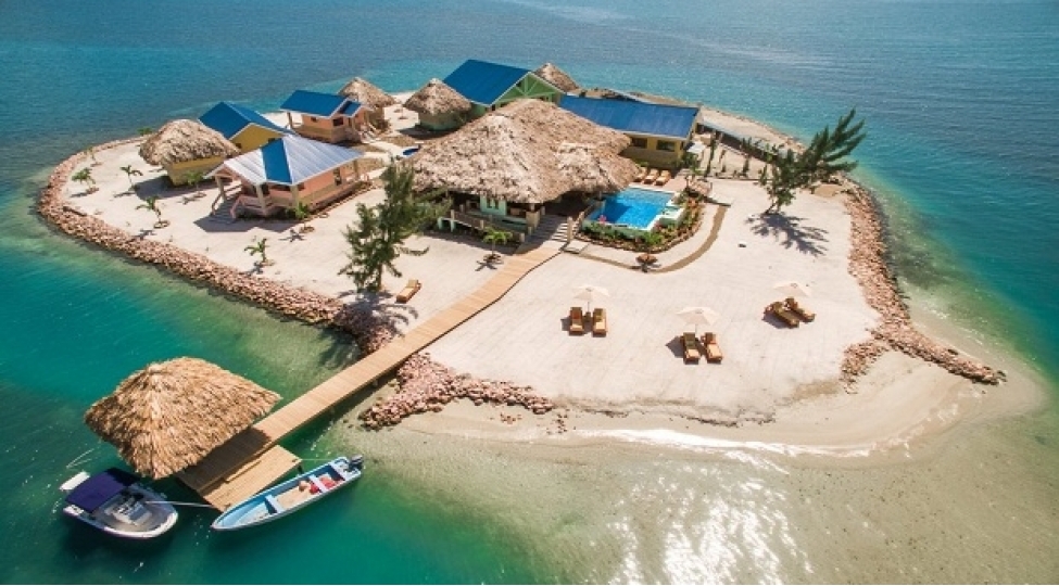 kimsesiz-adadaki-otel-uchun-ishchi-axtarilir