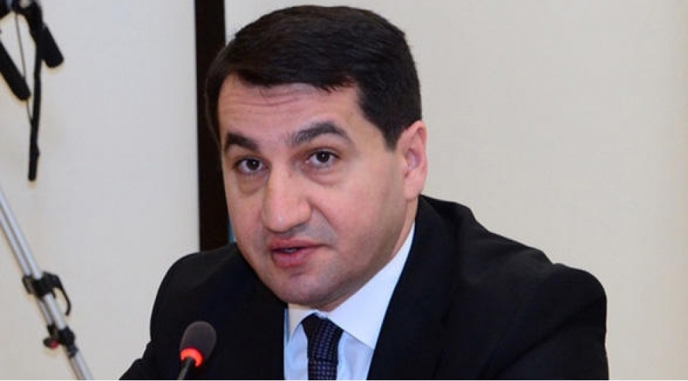 hikmet-haciyev-azerbaycan-davos-iqtisadi-forumunda-chox-feal-ishtirak-edir