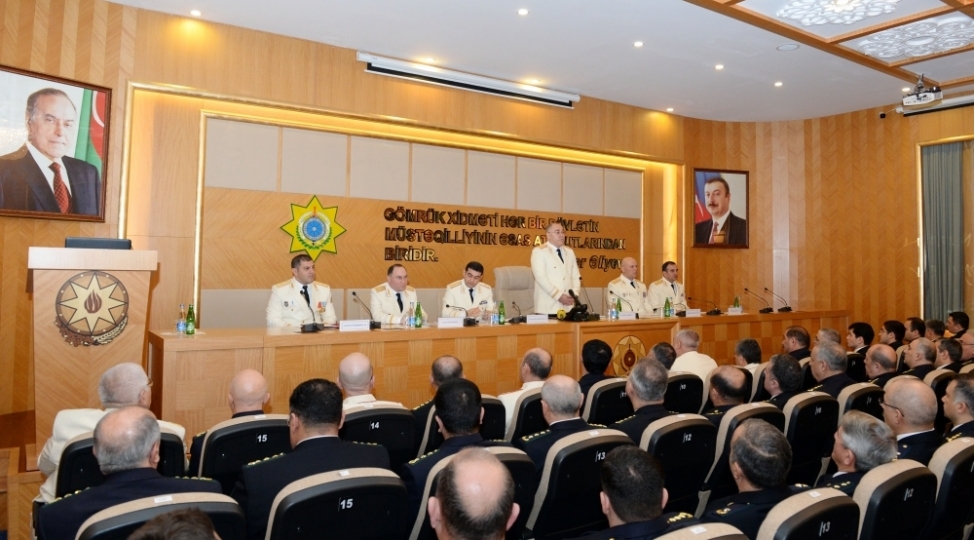 gomrukchuler-peshe-bayramlarini-qeyd-edibler