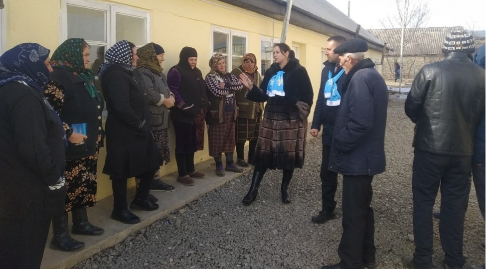 sevinc-huseynova-gedebeyde-sechicilerle-gorushub