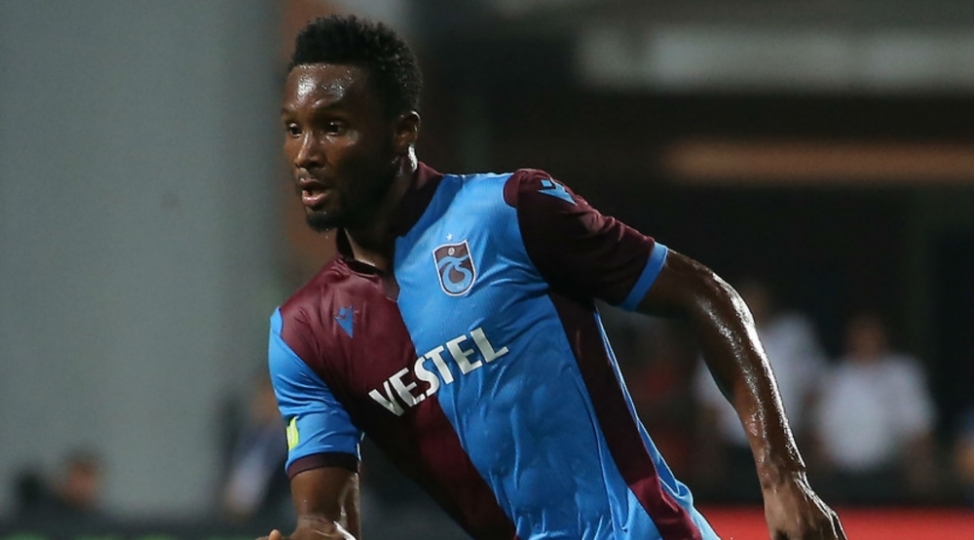 obi-mikel-goz-yashlarini-saxlaya-bilmedi