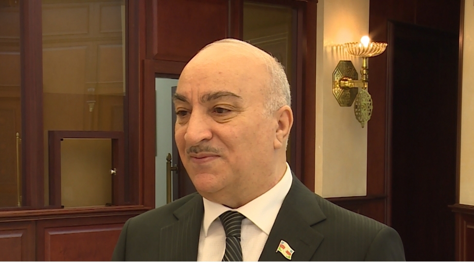 milli-meclis-sedrinden-ve-xalqdan-uzr-isteyirem-tahir-kerimli