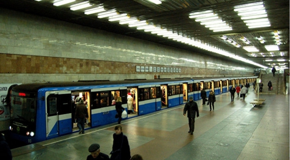 kiyev-metrosu-sheher-sakinlerinin-istifadesine-verilib