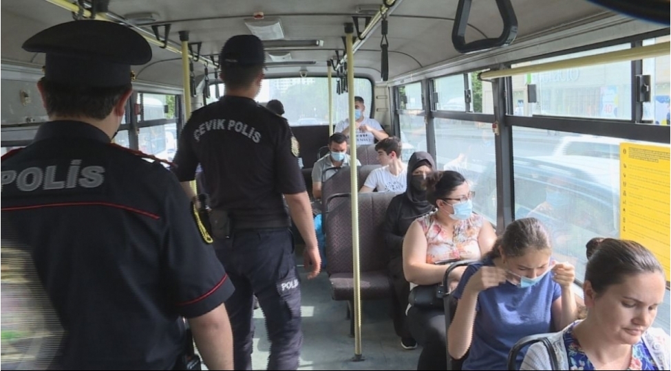 maskasiz-sernishini-polis-avtobusdan-kenarlashdiracaq