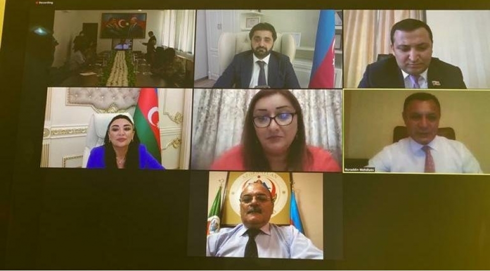 esgere-xatire-kitabi-onlayn-kechirildi-foto