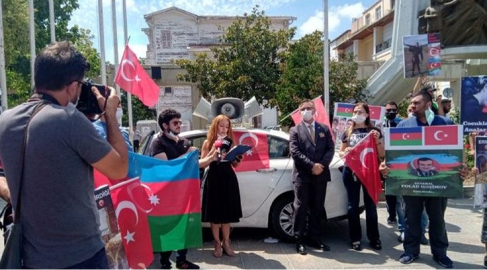 istanbulda-azerbaycana-destek-aksiyasi-kechirilib-2