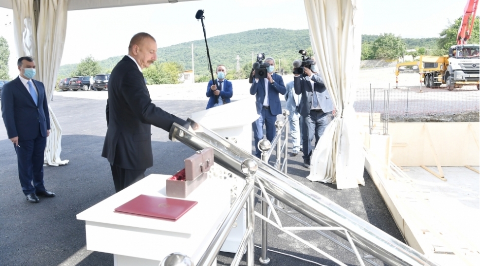 prezident-dost-evinin-temelqoyma-merasiminde-ishtirak-edib