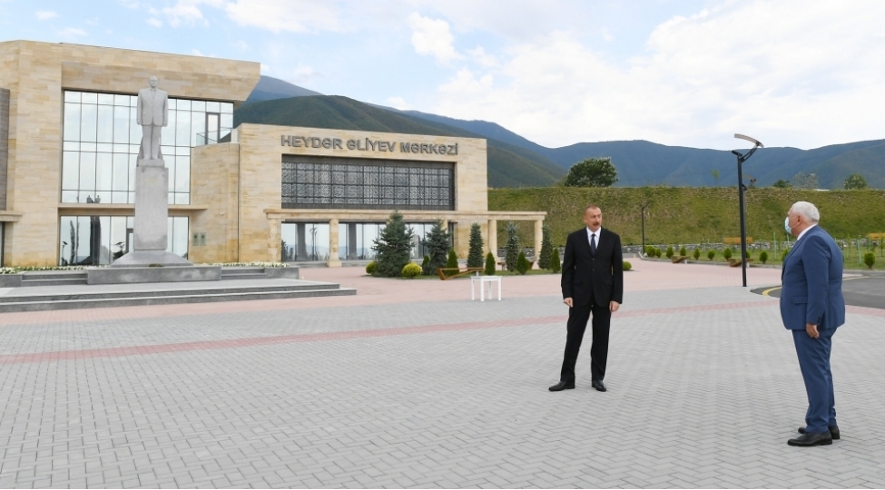 prezident-ilham-eliyevinshekide-seferde-olub-foto