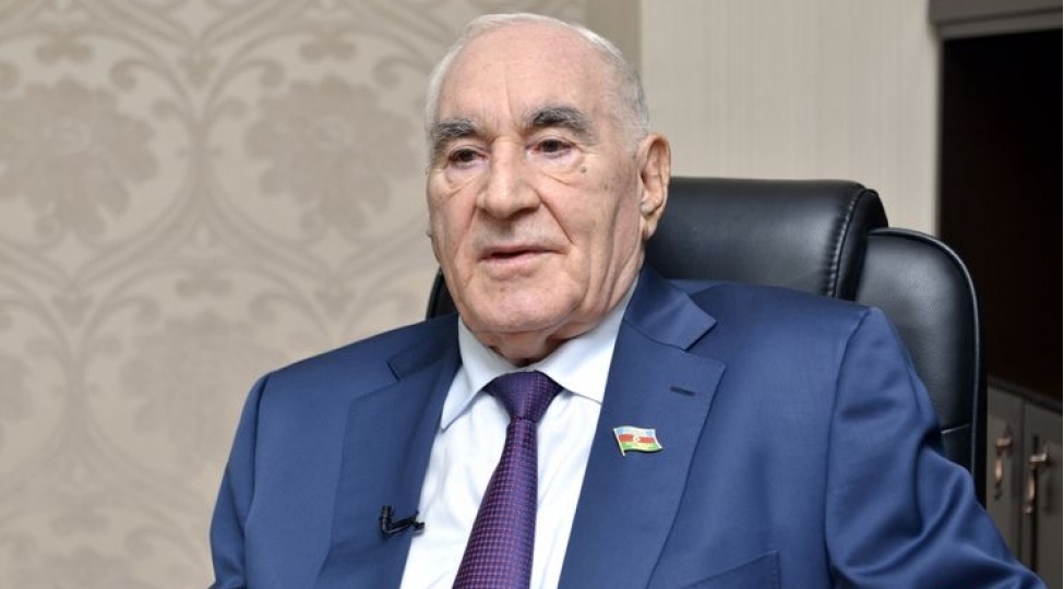 agsaqqallar-shurasi-fettah-heyderovun-vefati-ile-elaqedar-nekroloq-yayib