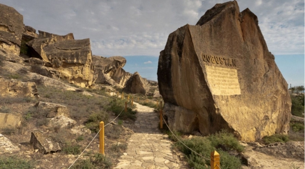 qobustan-milli-tarix-bedii-qorugu-fealiyyetini-berpa-edib