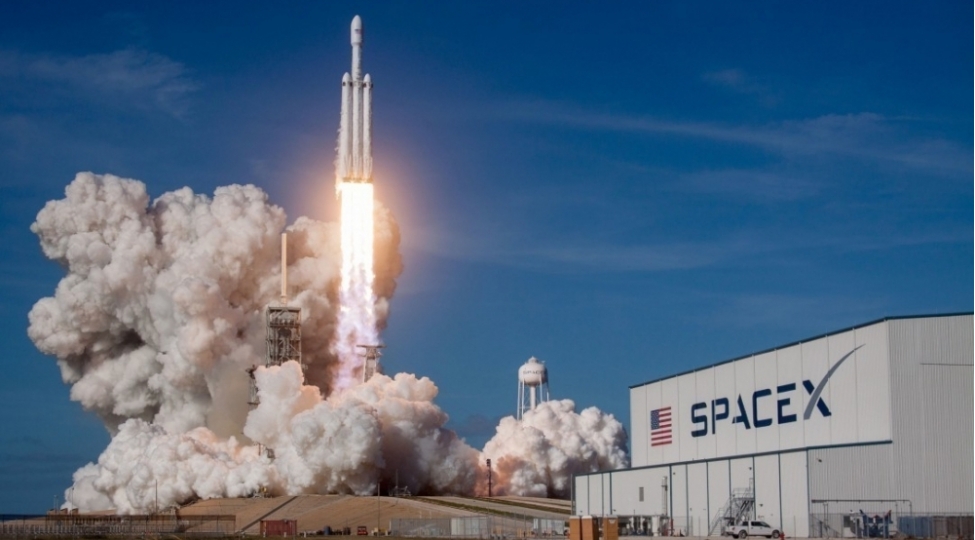 spacex-kompaniyasi-orbite-daha-60-internet-peyki-chixarib