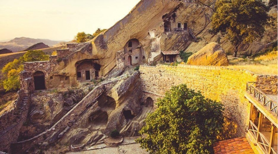 dini-icma-sedri-keshikchidag-qedimden-alban-kilsesi-olub