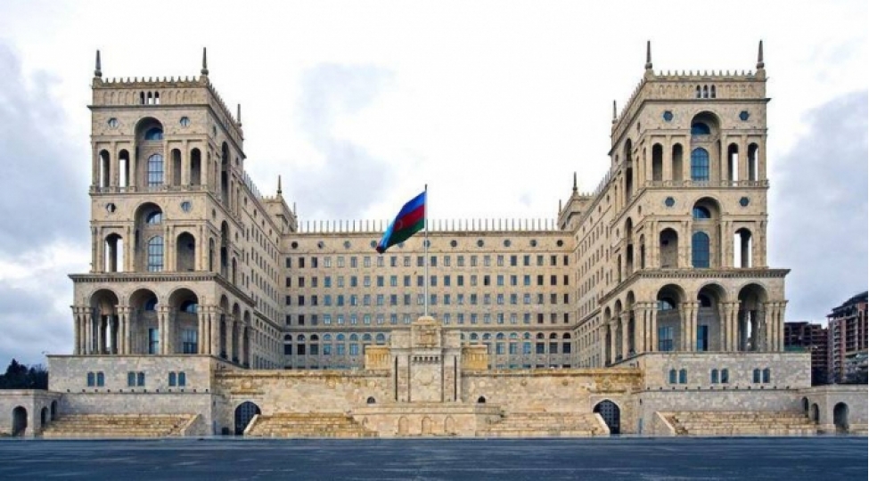 hokumet-evinde-temir-berpa-ishleri-aparilacaq