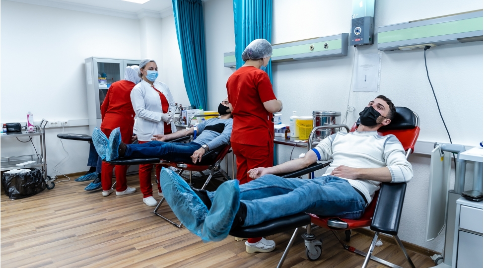 bos-shelf-kollektivi-qanverme-aksiyasinda-ishtirak-edib