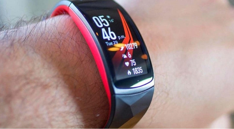 oneplus-shirketi-band-adli-ilk-fitnes-qolbagini-anons-edib
