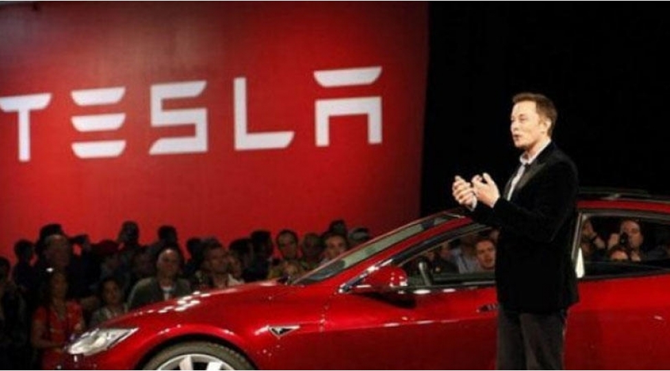 ne-az-ne-chox-20-illik-tecrube-teleb-olunur-tesla