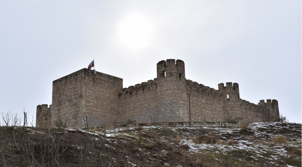 penaheli-xanin-tikdirdiyi-shahbulaq-qalasi