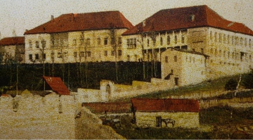 reza-deqati-shushadaki-cavanshir-xan-sarayi-barede-paylashim-edib-foto