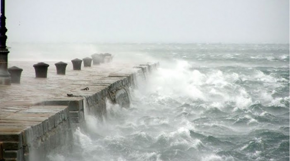 faktiki-hava-denizde-dalganin-hundurluyu-23-metre-chatib