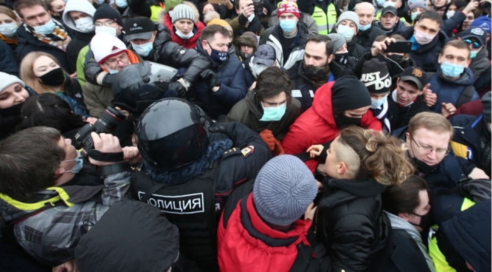 Интересно про новости. Митинг оппозиции в Москве. Несанкционированный митинг. Митинги в поддержку Навального 2021. Митинг Навального 2021 в Москве.
