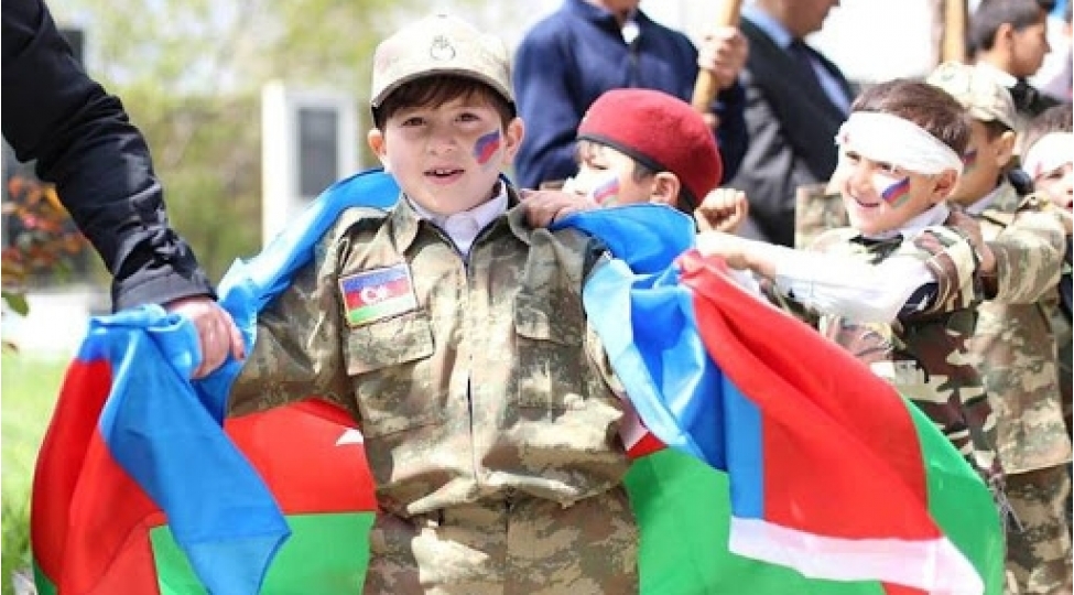 vetenperverlik-veten-uchun-her-cur-fedakarliga-hazir-olmaqdir