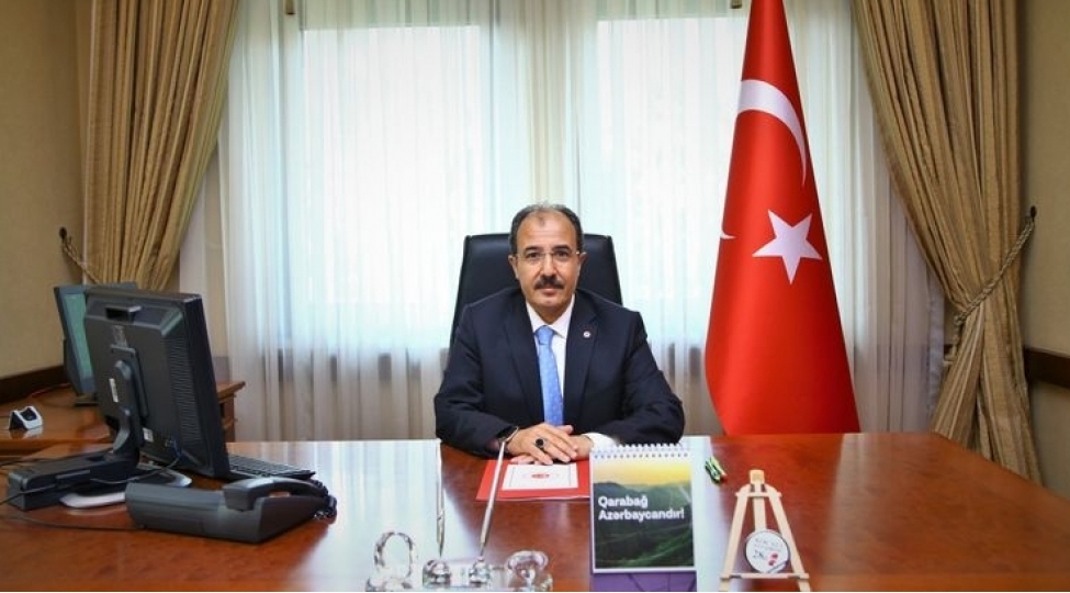 turkiyenin-yeni-sefiri-vezifesinin-icrasina-bashlayib