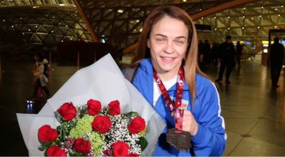 mariya-stadnik-qeribe-veziyyet-yaranib-video