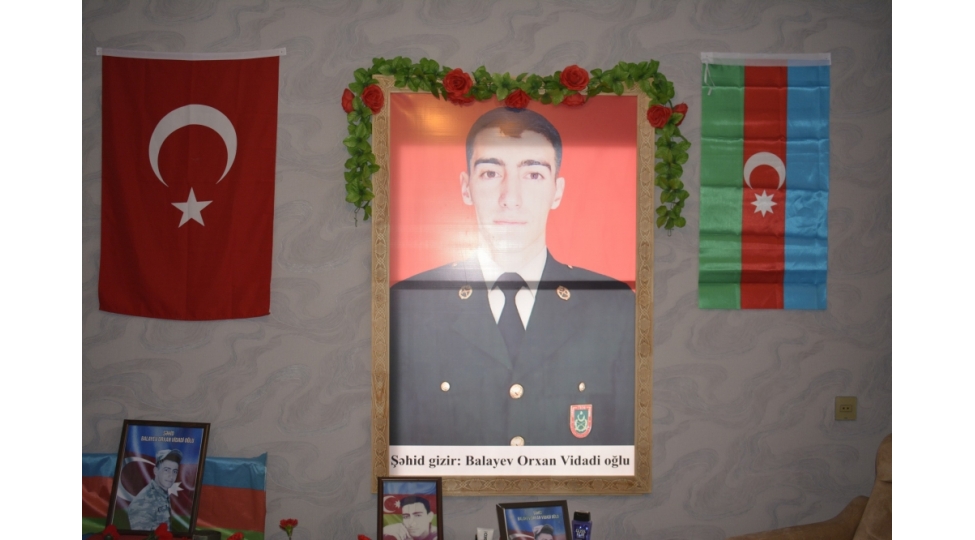 shehid-gizirin-ebedi-dastani