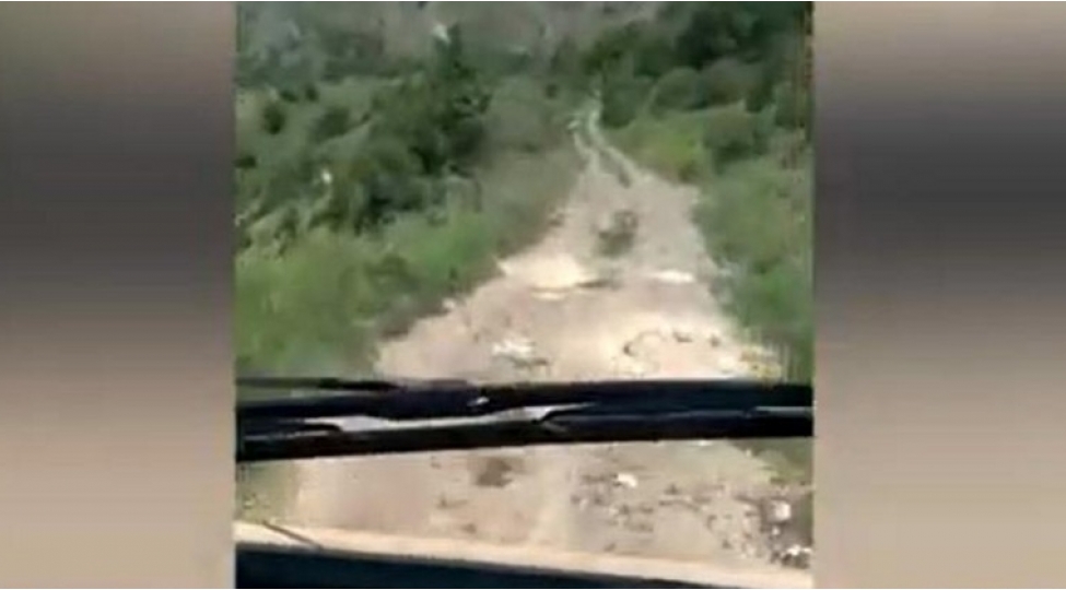 kelbecerde-jurnalistlerin-minaya-dushme-aninin-goruntuleri-video