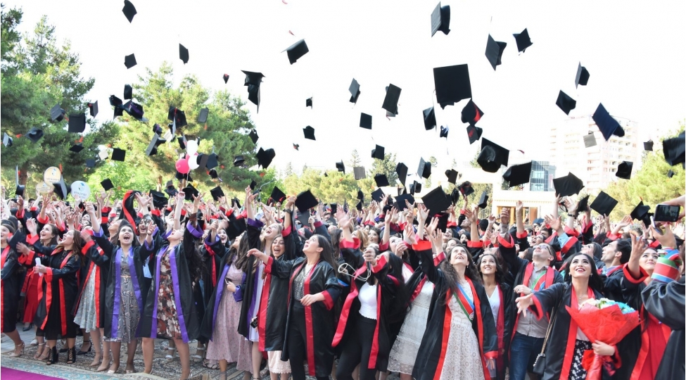 bezi-universitetler-mezun-gunune-hazirlashir-video