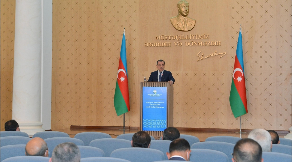 ceyhun-bayramov-azerbaycanin-diplomatik-numayendeliklerinin-rehberleri-ile-gorushub