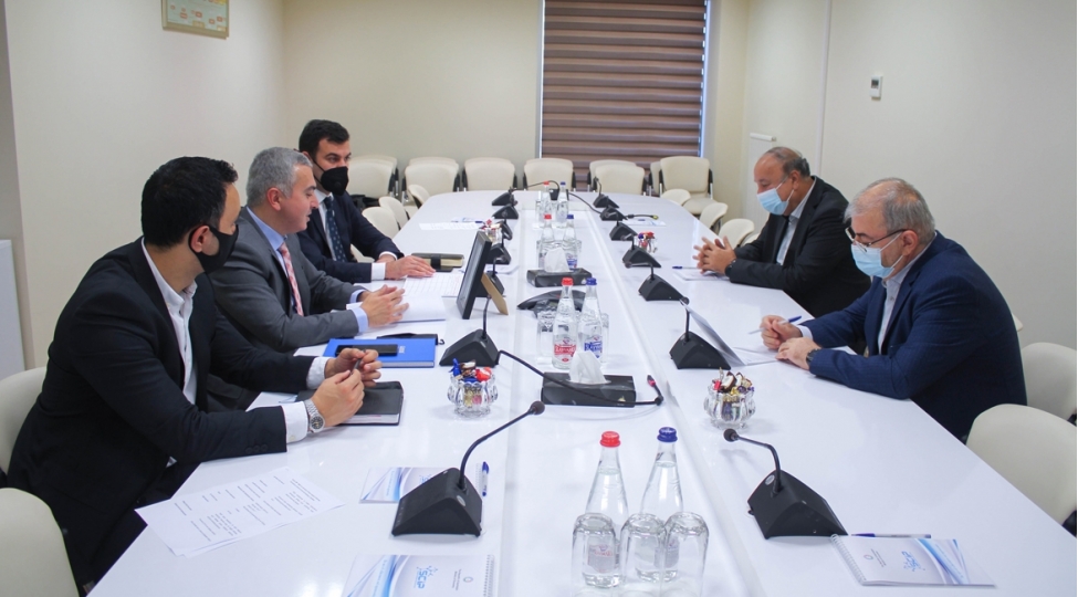 azeka-bm-mmc-ye-sumqayit-kimya-senaye-parkinin-rezidenti-statusu-verilib