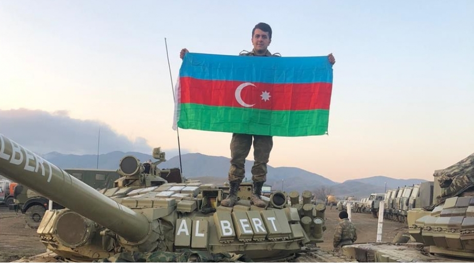 muharibe-ishtirakchisi-yarim-litrlik-suyu-25-nefere-qurtum-qurtum-ichirdik-ki-hamiya-chatsin-musahibe